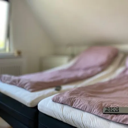 Family House With 3 Bedrooms, Garden & Free Parking Willa