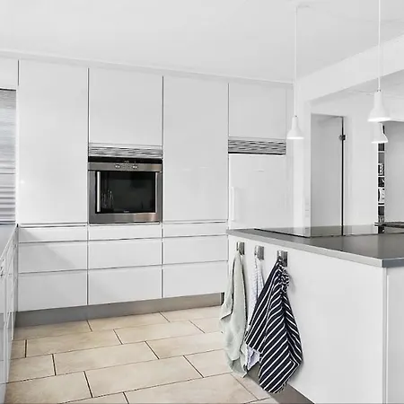Family House With 3 Bedrooms, Garden & Free Parking * Kopenhaga