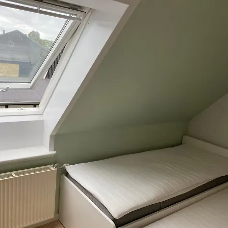 Family House With 3 Bedrooms, Garden & Free Parking Willa